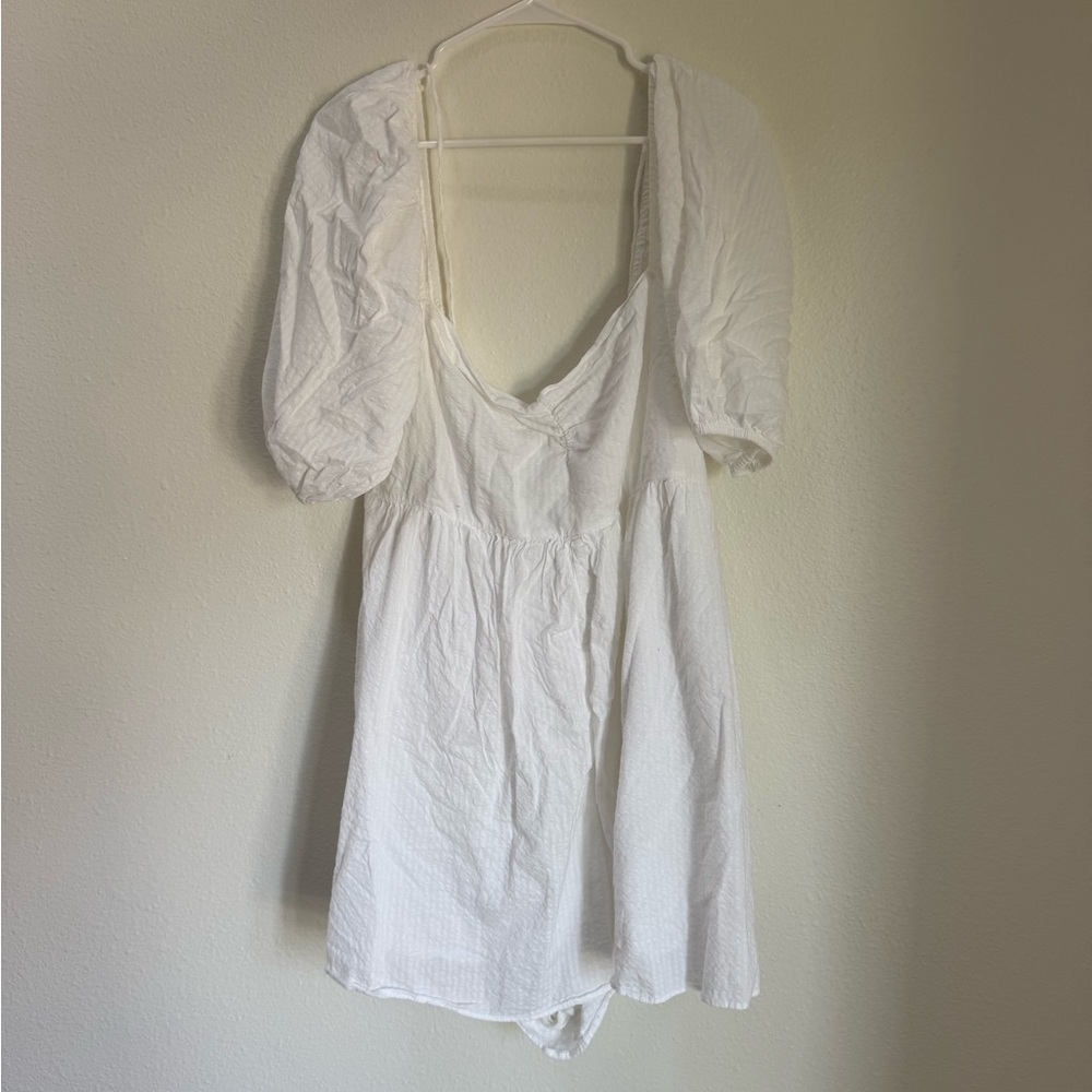 Abercrombie & Fitch White Puffed Sleeve Romber